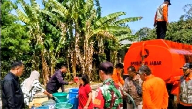 221 Keluarga di Tegalwaru Purwakarta Dapat Bantuan Air Bersih, Warga Diminta Hemat Gunakan Air 