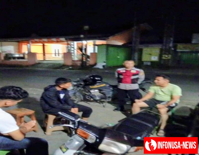 Personil Polsek Tegalwaru Patroli Malam Sambang Warga Ajak Jaga Keamanan Jauhi Tawuran