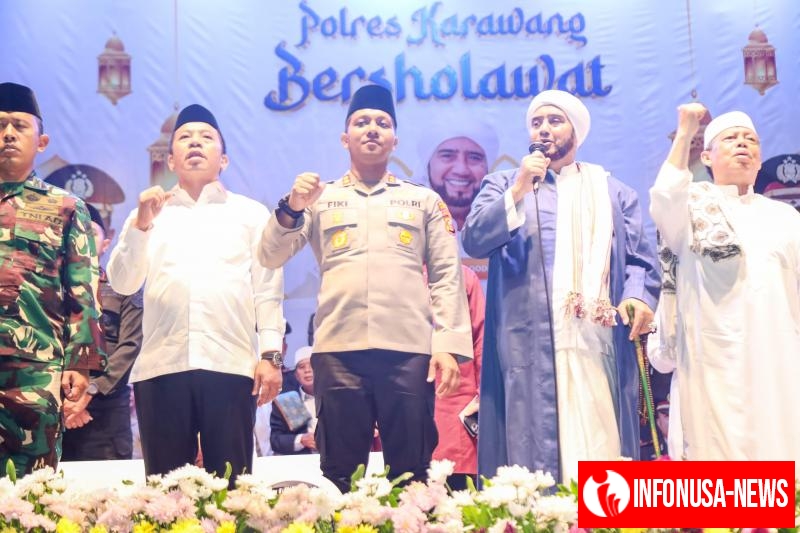 Polres Karawang Bersholawat Bersama Habib Syech bin Abdul Qodir Assegaf