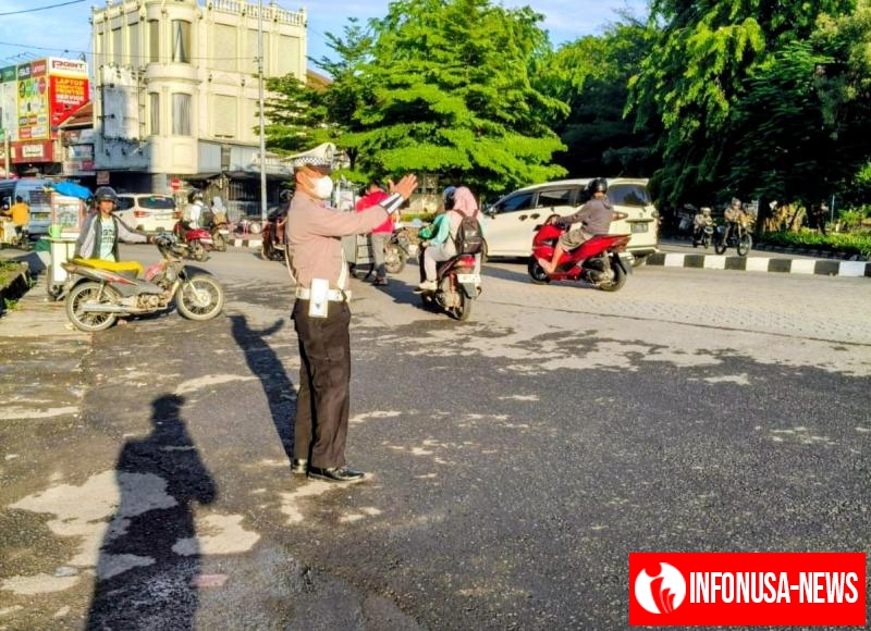 Dedikasi Satlantas Polres Karawang, Atur Lalu Lintas demi Menjaga Kamseltibcarlantas di Jalan Raya