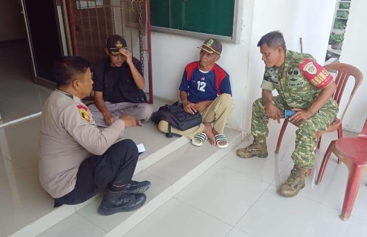 Sinergitas TNI-POLRI Bangun Komunikasi Kamtibmas Bersama Warga Desa Cibalongsari