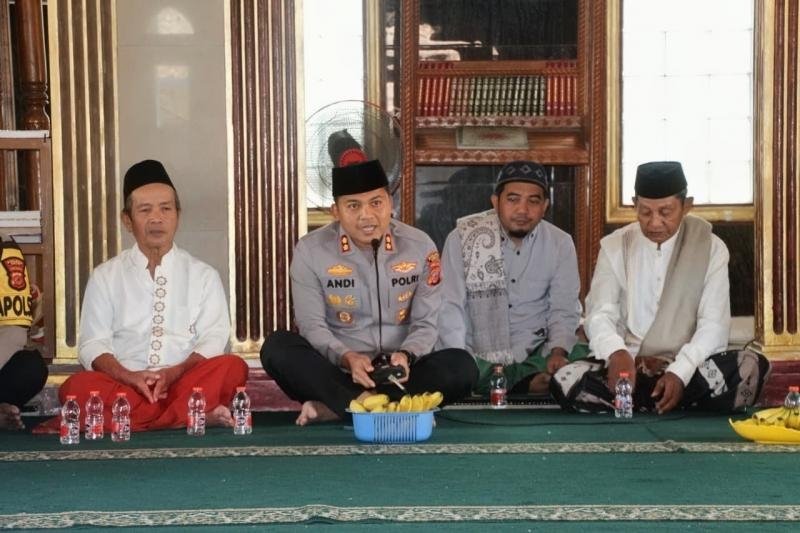 Kapolres Subang Serap Aspirasi Warga Cibogo Melalui Jum’at Curhat