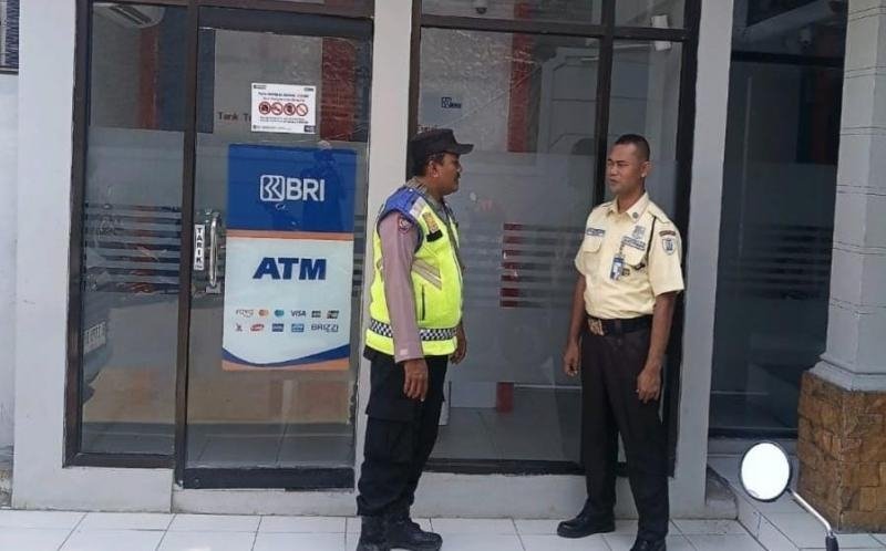 Giat Rutin Kunjungi BRI Gempol Patroli Prekat Polsek Banyusari