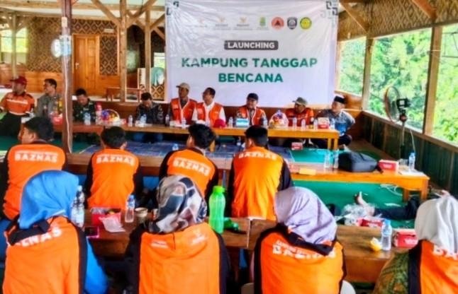 Mekarbuana Jadi Kampung Tanggap Bencana Pertama di Karawang, Warga Dibekali Keahlian Selamatkan Nyawa
