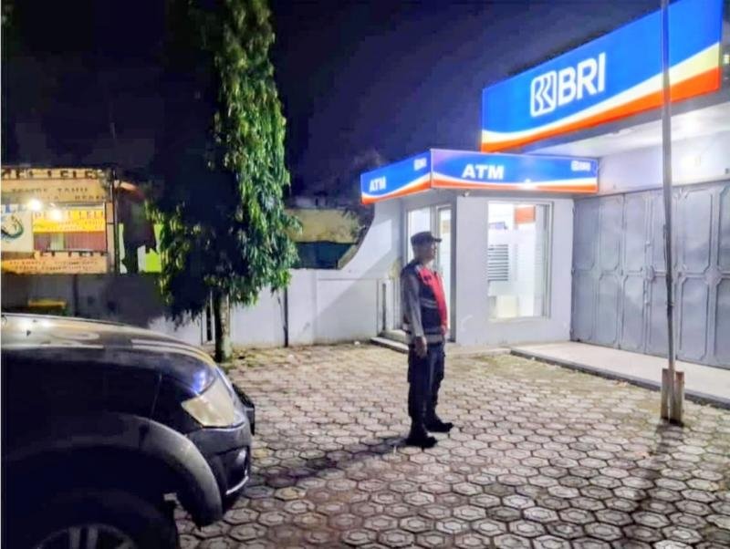 Polsek Pangkalan Kembali Laksanakan Patroli Wilayah Guna Kontrol Situasi Kamtibmas di Cabang Unit Perbankan