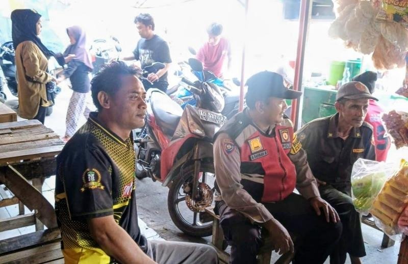 Potret Kapolsek Klari Bersama Anggota Melaksanakan Patroli Sapa Pagi dan Gatur Lalin