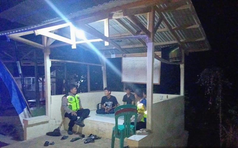 Jaga Kondusifitas Lingkungan, Bhabinkamtibmas Polsek Telagasari Laksanakan Siskamling Antisipasi C3