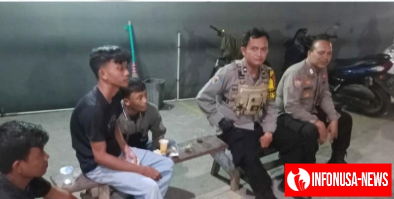 Kegiatan Ngawangkong Polsek Rengasdengklok Ajak Warga Jaga Kamtibmas