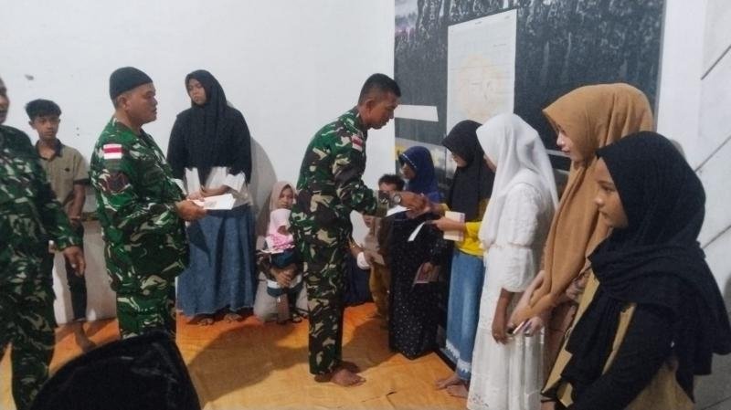 PRAJURIT YONIF 8 MAR SATGASMAR PAM PUTER PULAU RONDO BERBAGI BERKAH RAMADHAN, SANTUNI ANAK YATIM DI SABANG