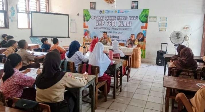 Polsek Klari Jadi Pemateri MPLS di SMK PGRI Klari, Bekali Pelajar Dampak Bahaya NAPZA