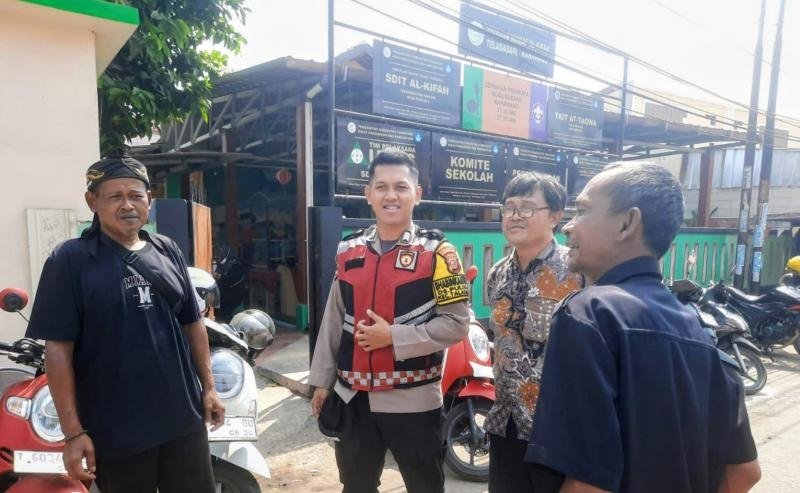 Cegah Kenakalan Remaja, Bhabinkamtibmas Polsek Telagasari Himbau Warga Awasi Anak-anaknya