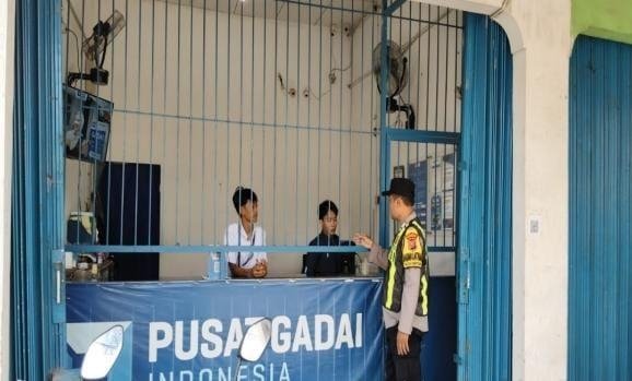Giat Rutin Kunjungi Pusat Gadai Gempol Patroli Prekat Polsek Banyusari di Siang Hari