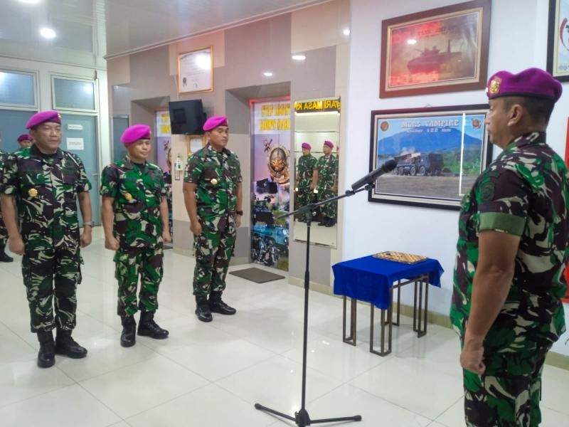 ASLOG PANGKORMAR PIMPIN PENGUKUHAN PARA PABAN SLOG KORPS MARINIR