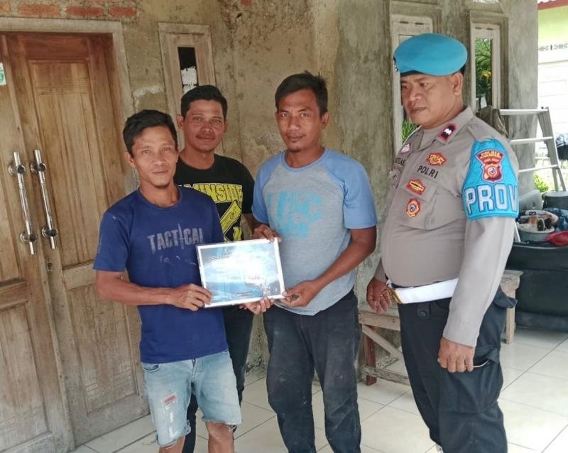 Polsek Banyusari Gencar Melaksanakan Sosialisasi QR Barcode ke Masyarakat Pengaduan Divisi Propam Polri Bidpropam Polda Jabar