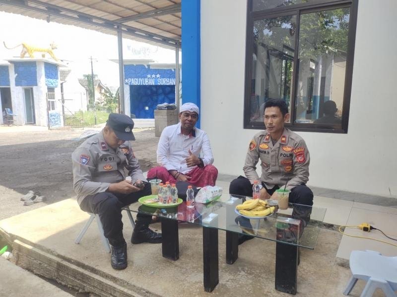 Rajut Kebersamaan, Kapolsek Purwasari Gelar Silaturahmi Kamtibmas ke Padepokan Ketum SORBAN