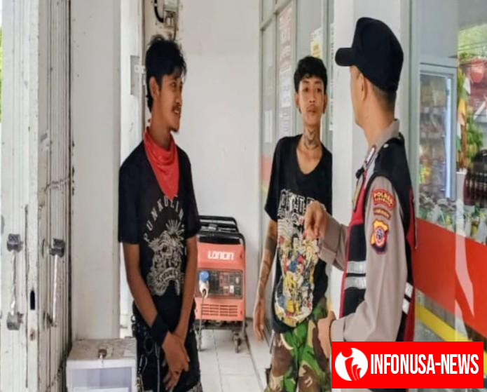 Personil Polsek Tegalwaru Patroli Siang Edukasi Anak Muda Jauhi Tawuran dan Ketahui Bahaya TPPO
