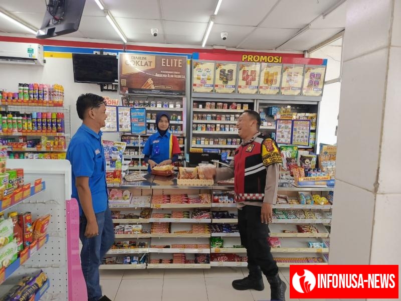 Cek CCTV minimarket, Guna antisifasi gukamtibmas di wilayah hukumnya dilaksanakan Personil Polsek Tempuran,