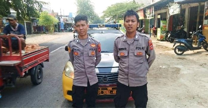 Personil Patroli Unit Samapta Polsek Rengasdengklok Laksanakan Giat Patroli Prekat Siang hari