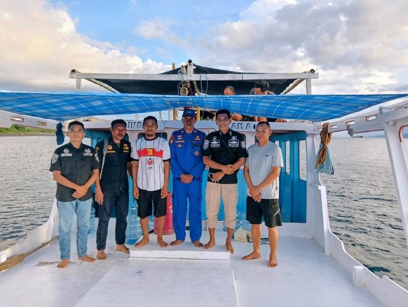 KAPAL POLISI XXI-2014 BERSAMA TNI AL DAN KSOP BIMA BANTU NELAYAN LAKSANAKAN PENGUKURAN KAPAL