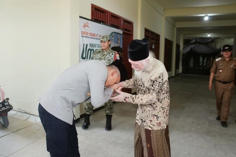 Silaturahmi ke Ponpes Al-Ishlah, Kapolres Subang Perkuat Sinergi Kamtibmas dengan Ulama