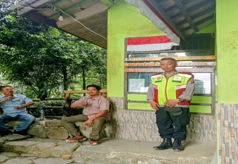 Objek Wisata Curug Cigeuntis Dimonitoring Personil Polsek Tegalwaru Pada Patroli Siang Pastikan Aman