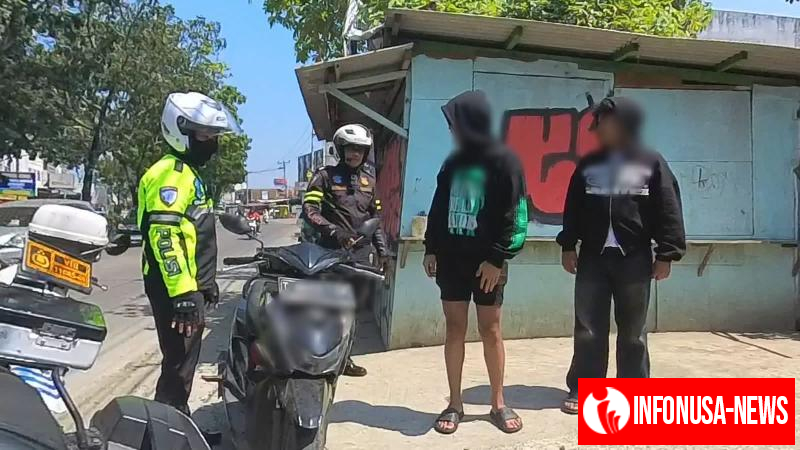 Teguran Humanis Satlantas Polres Karawang Kepada Pengendara Motor