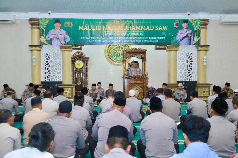 Maulid Nabi di Masjid Baitussalam Polda NTB, Kapolda Ajak Jajaran Teladani Akhlak Rasulullah