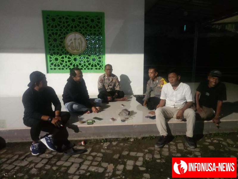 Anggota Polsek Batujaya melaksanakan Kegiatan Ngawangkong bersama Masyarakat guna menyampaikan Arahan dan Himbauan