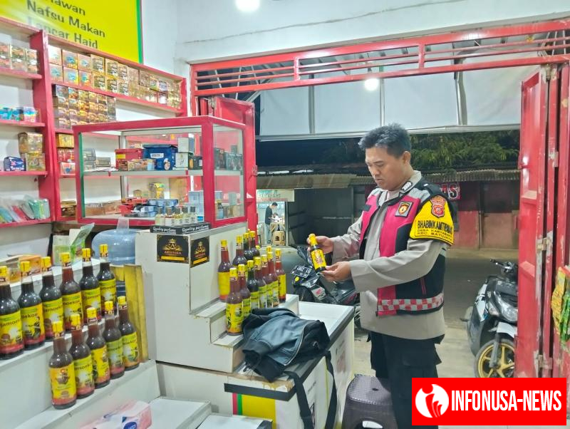 Anggota Polsek Batujaya laksanakan razia Minuman keras (Miras) di wilayahnya
