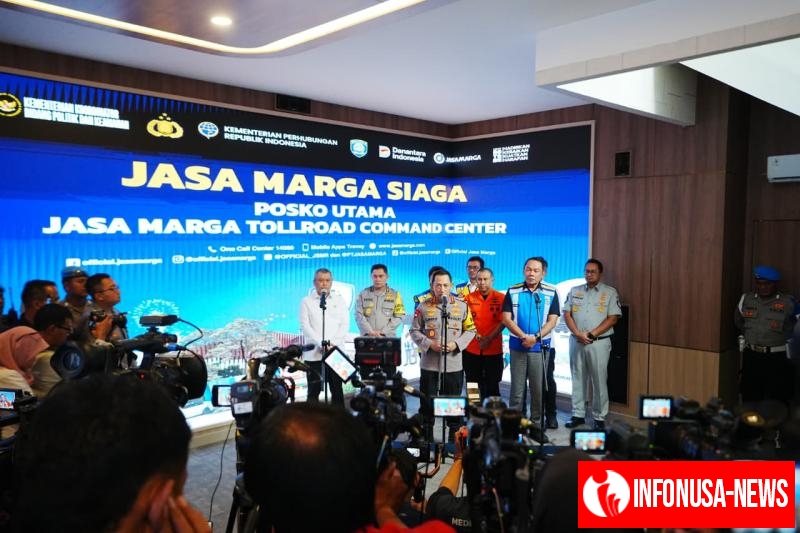 Kapolri Tinjau Pos Command Center, Pastikan Arus Mudik Berjalan Aman dan Nyaman