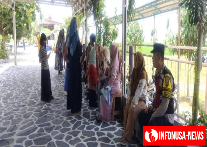 Gelar Jumat Curhat, Anggota Polisi Banyusari Dengarkan Keluhan Warga