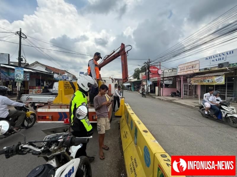 Sukseskan Ops Lilin Lodaya 2025, Satlantas Polres Karawang Lakukan Penutupan U turn di Sejumlah Wilayah