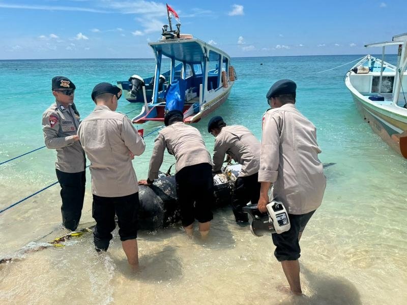 Gegana Brimob Polda NTB Cek Benda Diduga Torpedo di Gili Trawangan, Dipastikan Tidak Berbahaya