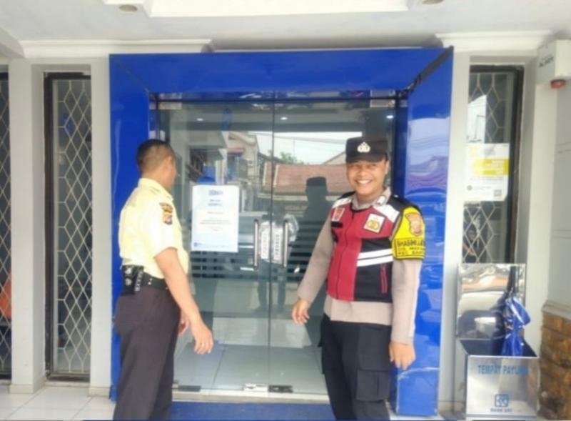 Kembali Getol Kunjungi Bank BRI Gempol Patroli Prekat Polsek Banyusari di Siang Hari