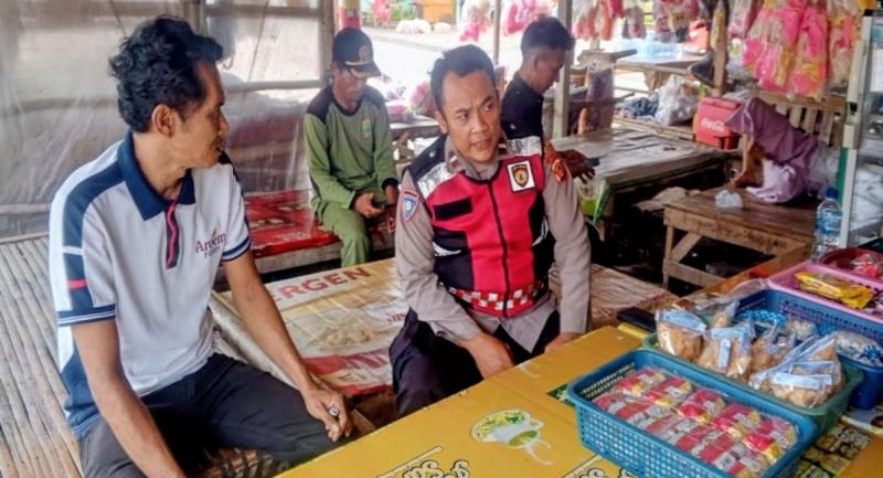Personel Polsek Lemahabang Laksanakan Patroli KRYD Di Situs Budaya Makam Syekh Quro