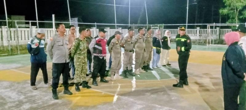 Kapolsek Banyusari Pimpin Gelar Apel Persiapan KRYD di Kantor Kecamatan Banyusari