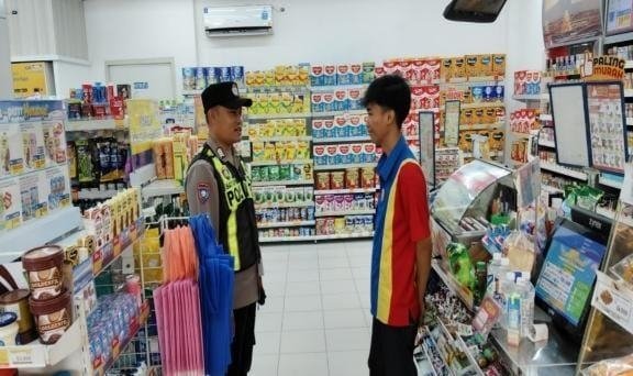 Patroli Supermarket Indomaret Gempol Guna Antisipasi Kejahatan