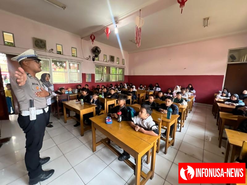 Sapa Murid Sekolah Dasar, Satlantas Polres Karawang Laksanakan Police Goes to SDN Nagasari 6
