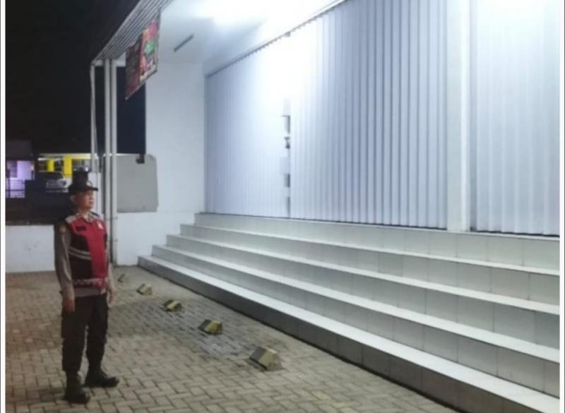 Polsek Pangkalan Cek Situasi Keamanan di Lokasi Minimarket, melalui Giat Patroli Preventif
