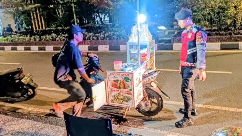 Patroli Kota Presisi Hadir di Taman Sangkareang, Polisi Sapa Warga dan Pelaku UMKM