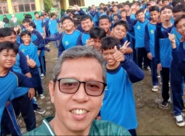 Awali Semester Genap, Siswa MTsN 1 Karawang Bangun Semangat Belajar Lewat Senam Ceria