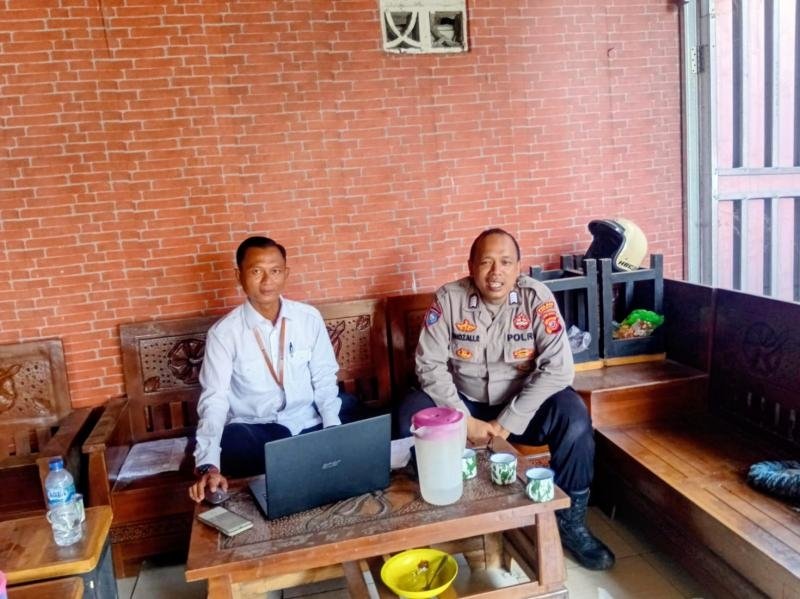 Jalin Silaturrahmi, Bhabinkamtibmas Sambangi Warga Desa Binaan Dusun Ciligur Desa Sindangmukti