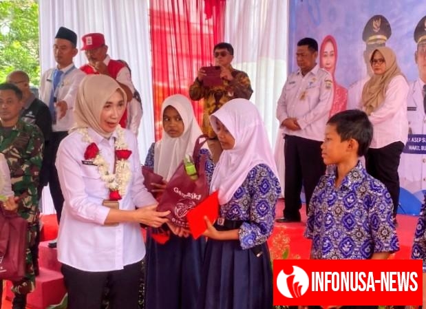 Asisten Perekonomian dan Pembangunan (Asda II) Kabupaten Bekasi Ani Gustini Hadiri Acara Sosialisasi Gemar Makan Ikan (Gemarikan) yang Dilaksanakan di Masjid Al-Kautsar Metland Cibitung Desa Cibuntu Kecamatan Cibitung
