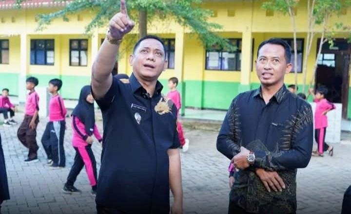 Sidak ke Muaragembong, Asep Surya Atmaja Pastikan Layanan Pendidikan dan Kesehatan Tetap Layak untuk Warga