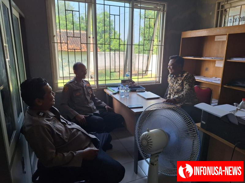 Bhabinkamtibmas Polsek Telagasari Sambangi Warga Desa Binaan, Ajak Jaga Kamtibmas