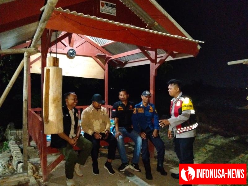 Anggota Polsek Batujaya Sambangi Masyarakat Desa Segaran untuk melaksanakan Kegiatan Ngawangkong