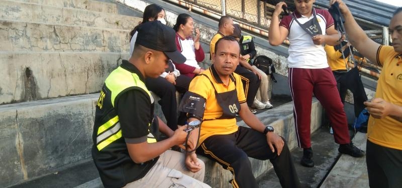 Biddokkes Polda NTB Gelar Pemeriksaan Kesehatan Lapangan Personel Satker