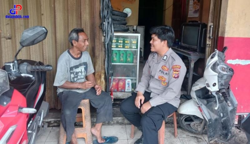 Patroli Dialogis Bhabinkamtibmas Polsek Lemahabang Sosialisasikan Pelarangan Knalpot Tidak Sesuai Spesifikasi Teknis Kepada Pemilik Bengkel