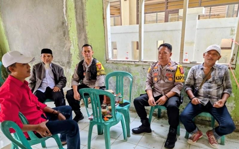 Kapolsek Tegalwaru dan Jajaran Giat Monitoring Pelaksanaan Pemilihan Anggota BPD