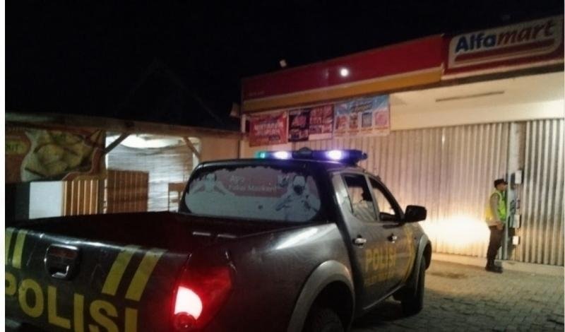 Pelihara Kamtibmas, Polsek Pangkalan Rutin Lakukan Patroli Prekat di Lokasi Pertokoan Minimarket